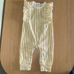 Pehr ruffle sleeve yellow stripe romper 0-3m excellent condition